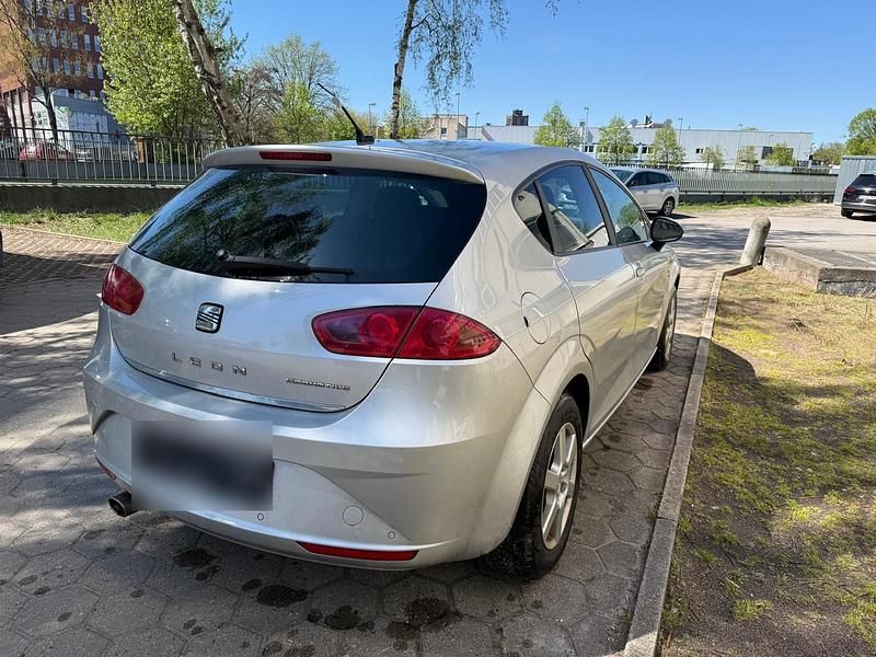 Second-hand Seat Leon 105 CP (77 kW) 2011 Gri Hatchback