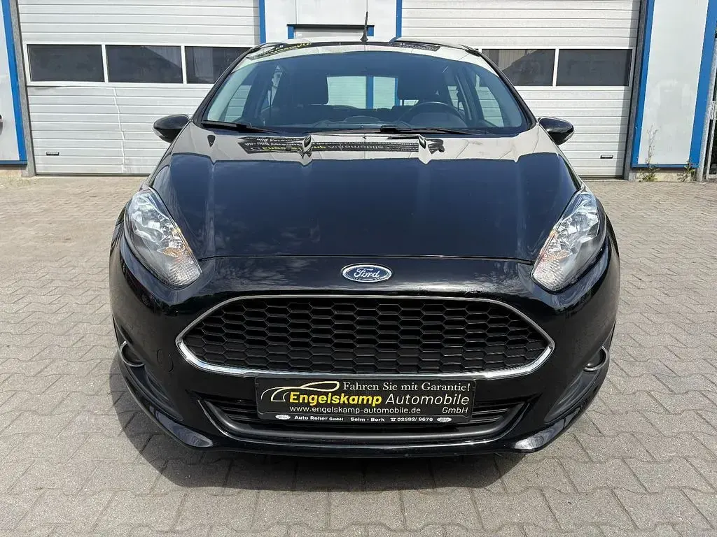 Gebraucht Ford Fiesta Celebration 82 PS (60 kW) 2017 Schwarz Kleinwagen