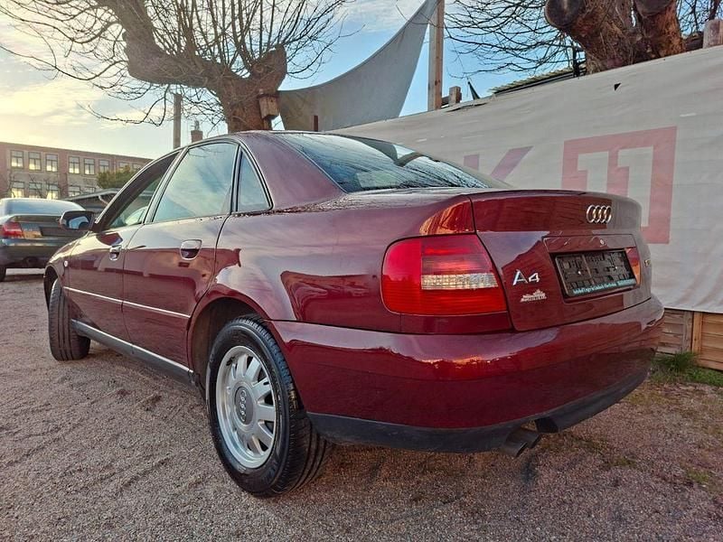 Gebraucht Audi A4 150 PS (110 kW) 1999 Rot Limousine