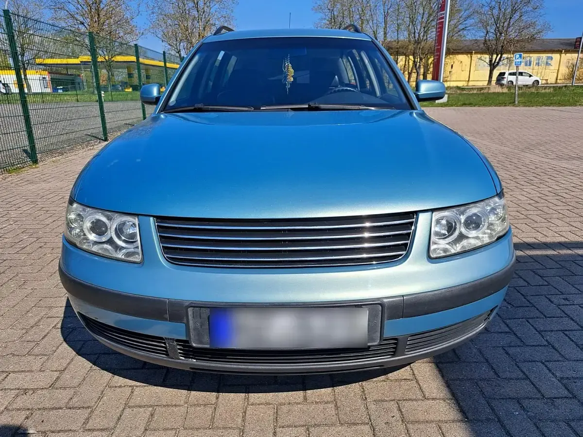 Gebraucht VW Passat 116 PS (85 kW) 1998 Blau Kombi