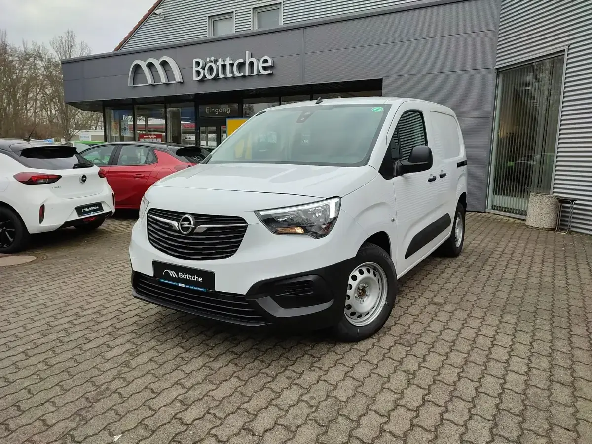 Gebraucht Opel Combo-e Life Basis 100 kW (136 PS) 2024 Weiss icy Limousine