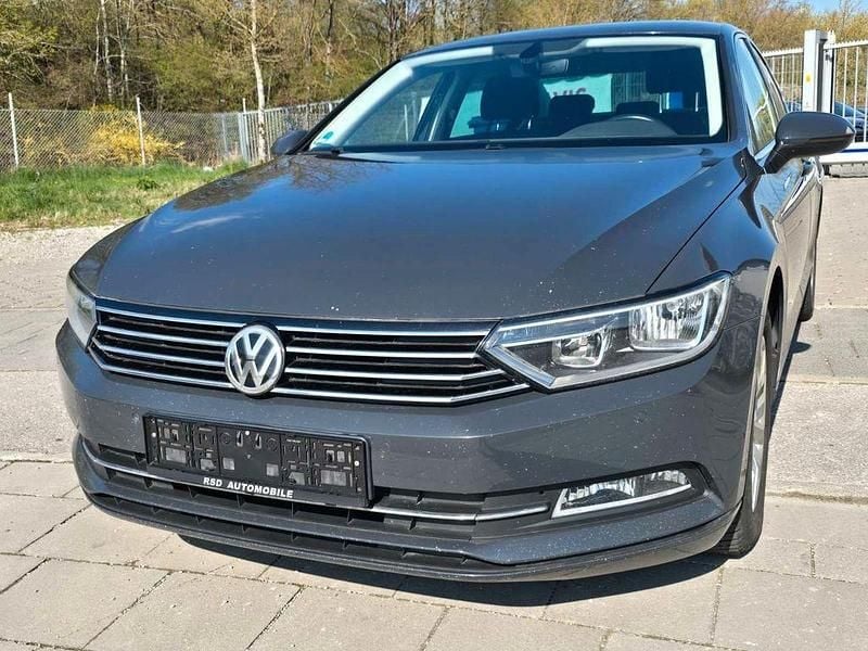 Gebraucht VW Passat Comfortline 150 PS (110 kW) 2015 Grau Limousine