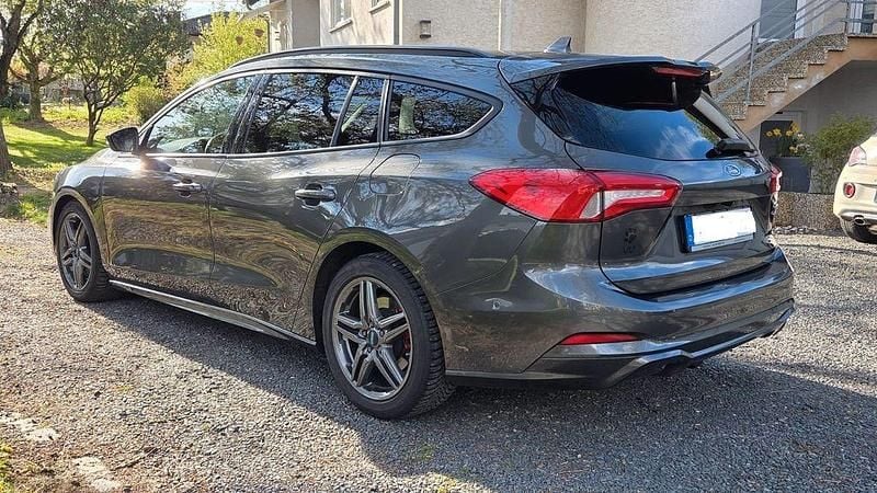 Używany Ford Focus ST 190 KM (139 kW) 2019 Szary Sedan/Limuzyna