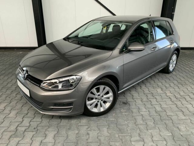 Grau metallic Gebraucht 2014 VW Golf VII Comfortline Limousine | 14.450 € - Bild 1/4