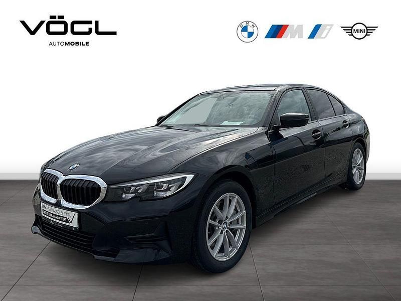 Schwarz Gebraucht 2022 BMW 330 Advantage Limousine | 33.880 € (Teuer) - Bild 1/4