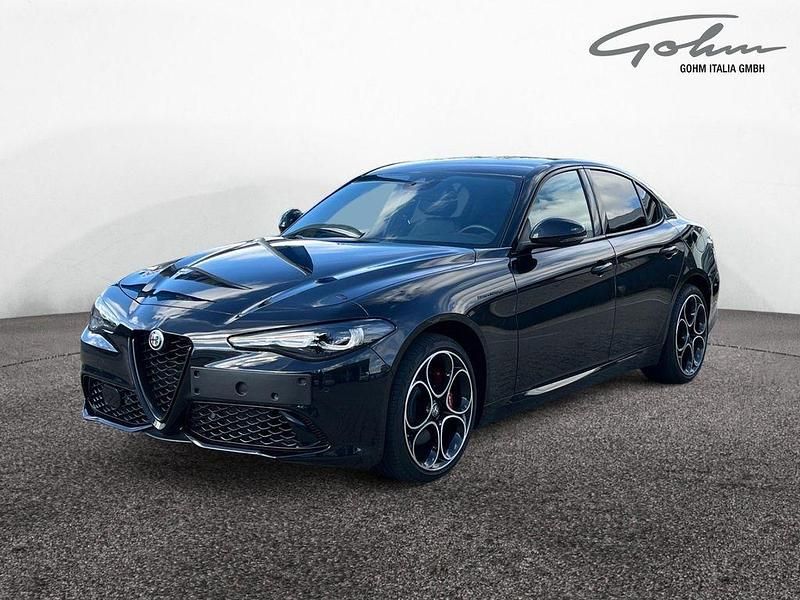 Schwarz Gebraucht 2023 Alfa Romeo Giulia Competizione Limousine | 38.900 € (Fairer Preis) - Bild 1/4