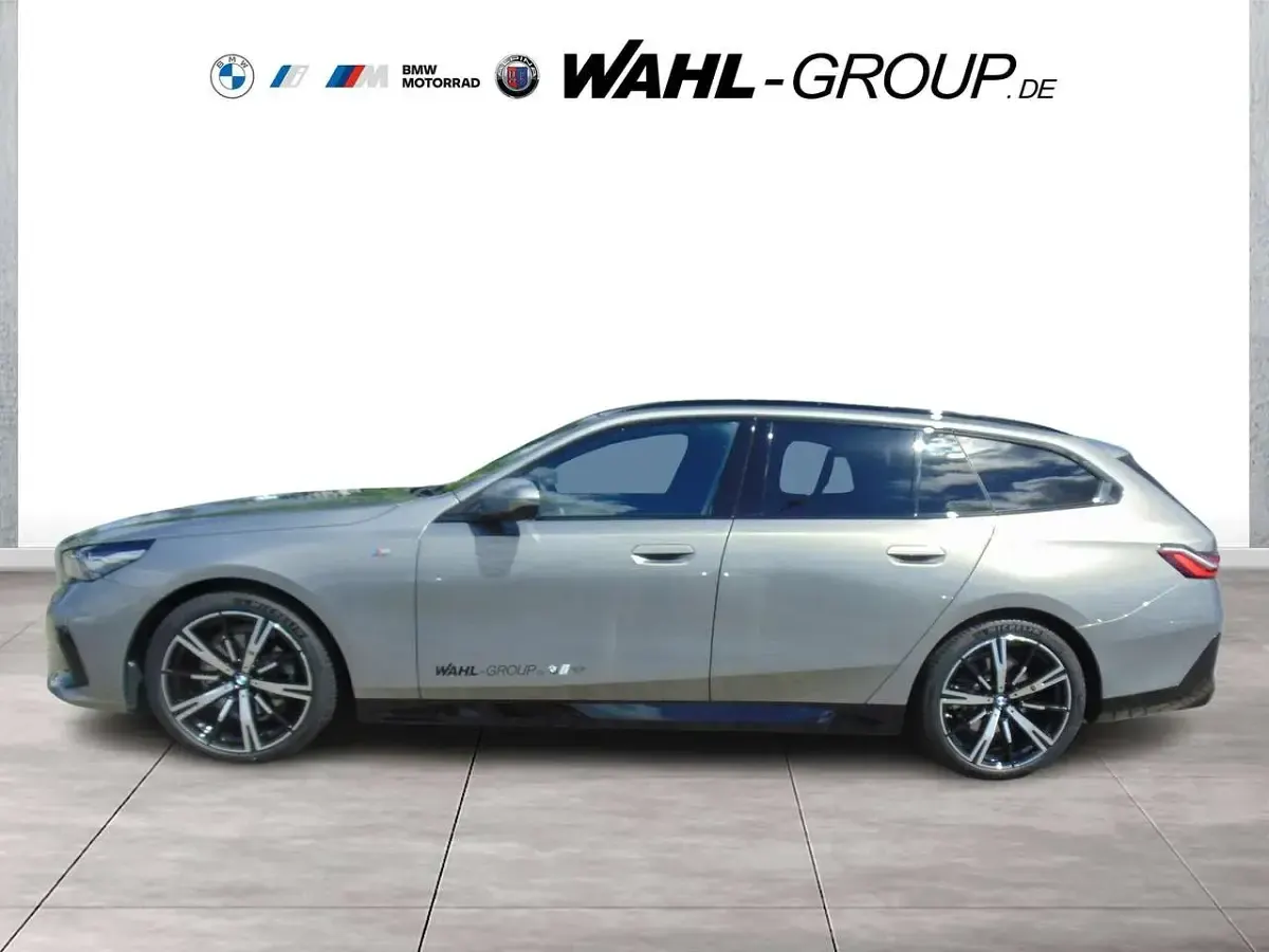 Gebraucht BMW 520 M Sport 197 PS (144 kW) 2025 Grau Limousine