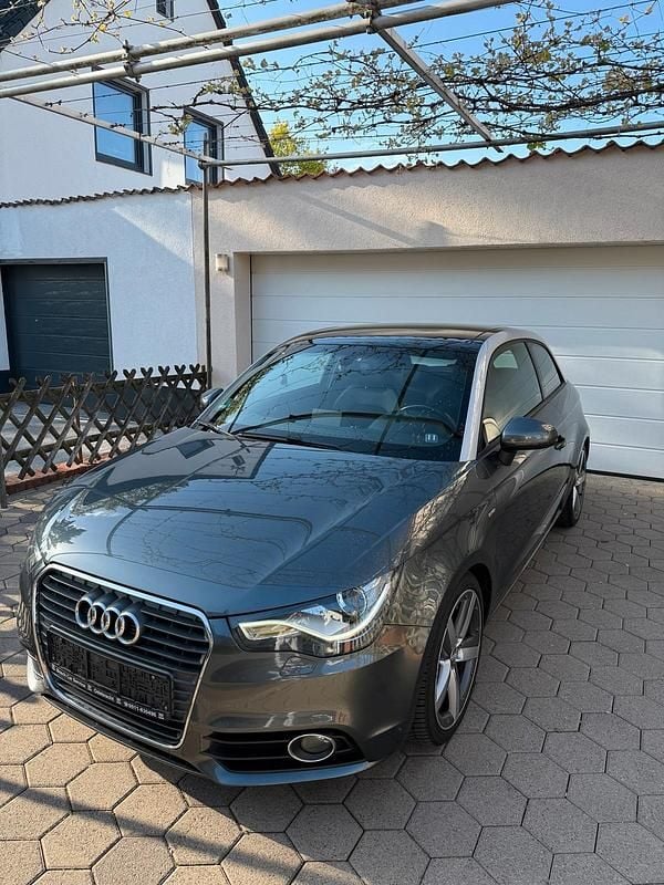 Używany Audi A1 S-Line 122 KM (89 kW) 2011 Szary Hatchback