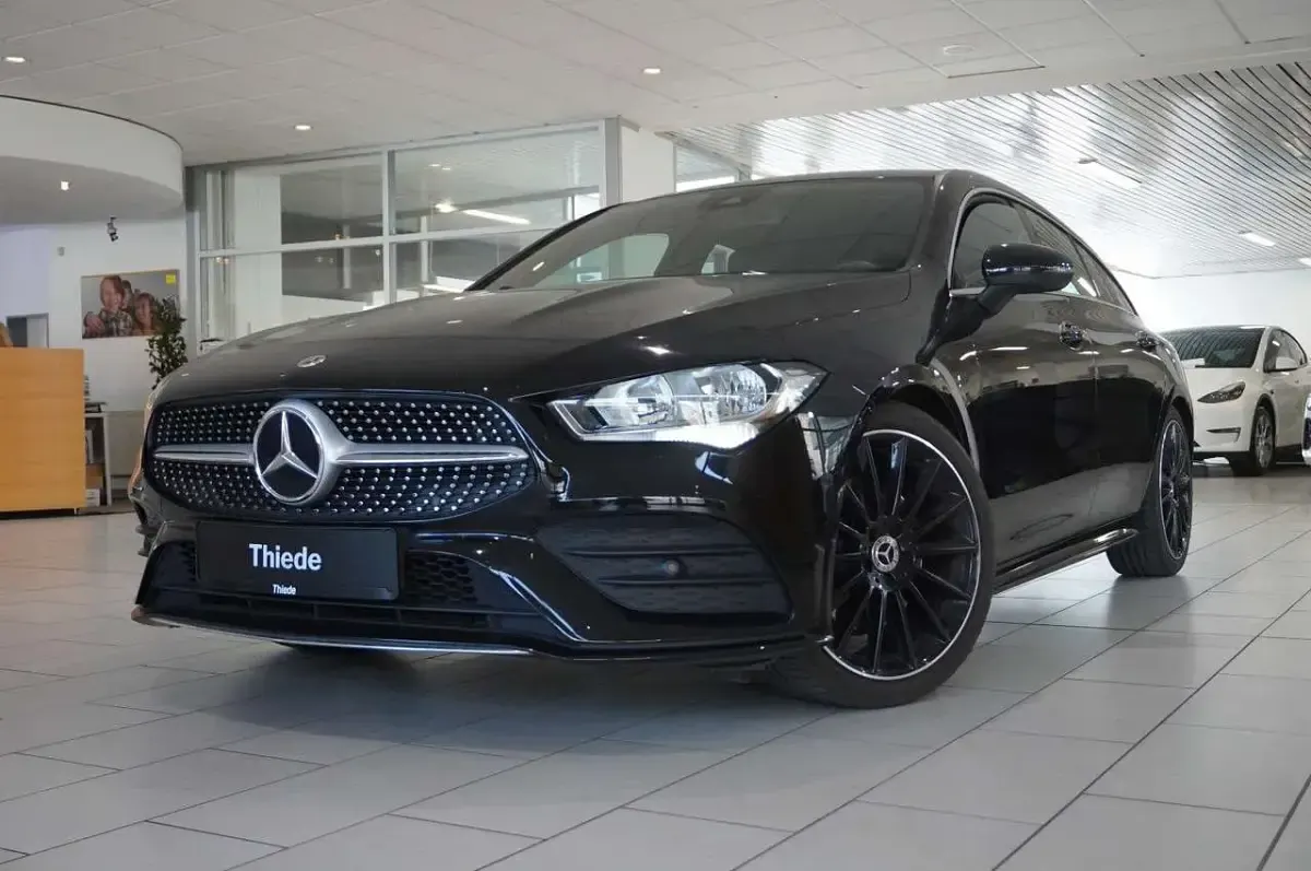 Gebraucht Mercedes CLA200 AMG line 174 PS (127 kW) 2023 Kosmosschwarz Coupé