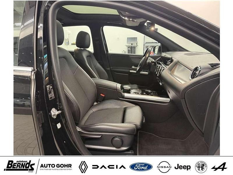 Gebraucht Mercedes B180 Progressive 136 PS (100 kW) 2020 Kosmosschwarz metallic Van / Kleinbus