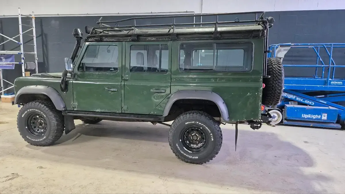 Gebraucht Land Rover Defender 200 PS (147 kW) 1982 Grün SUV