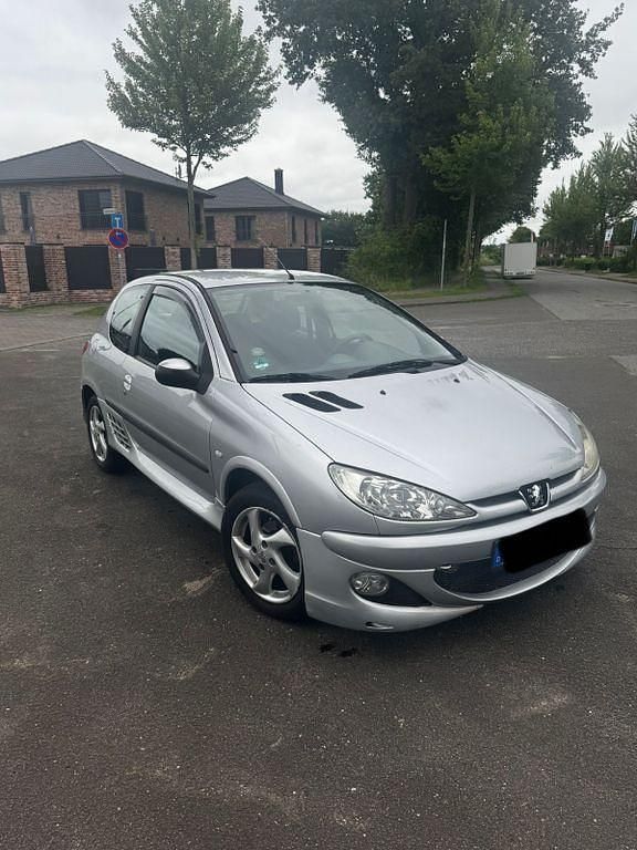 Silber Gebraucht 2004 Peugeot 206 Kleinwagen | 2.400 € (Teuer) - Bild 1/4