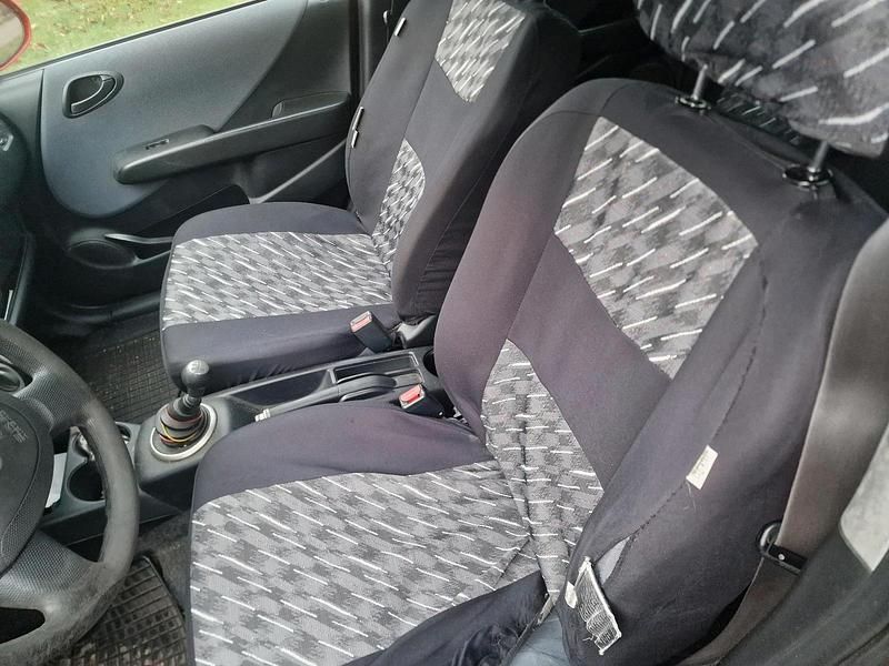 Gebraucht Honda Jazz 76 PS (55 kW) 2005 Rot Kleinwagen