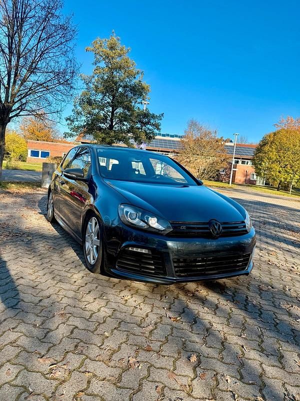 Blau Gebraucht 2010 VW Golf VI Kleinwagen | 10.999 € (Teuer) - Bild 1/4