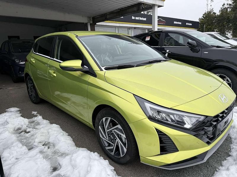 Neu Hyundai i20 Trend 101 PS (74 kW) 2025 Lucid lime / met Kleinwagen