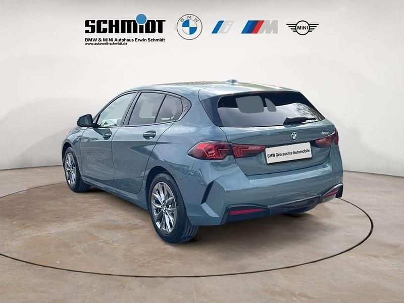 Gebraucht BMW 120 163 PS (119 kW) 2025 Cape york grün metallic Kleinwagen