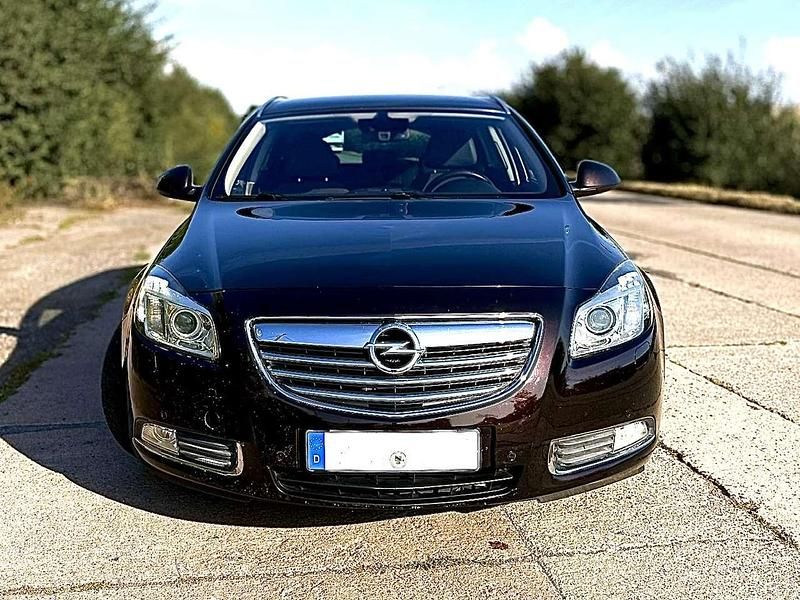 Gebraucht Opel Insignia Innovation 160 PS (117 kW) 2010 Braun Kombi