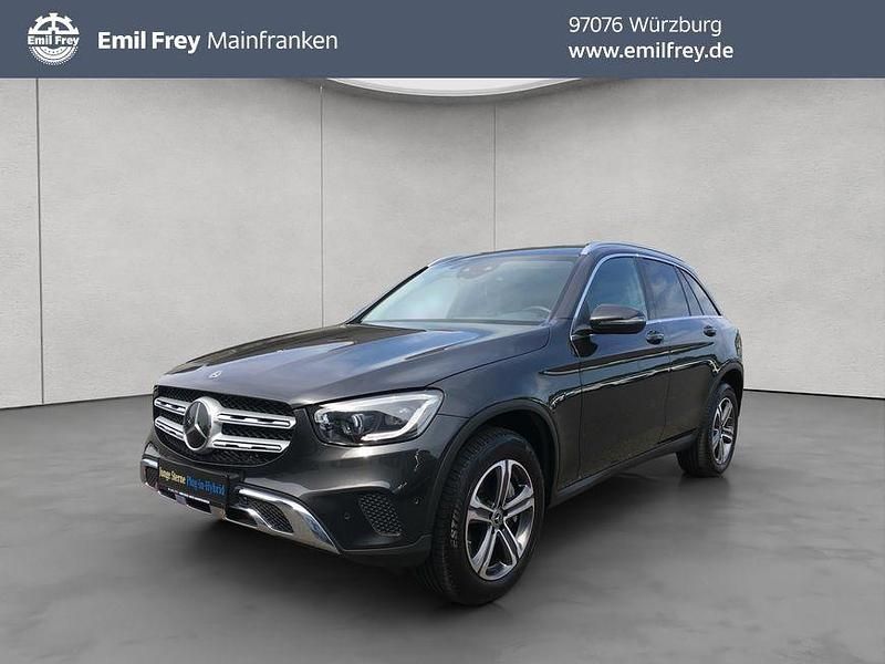 Grau Gebraucht 2021 Mercedes GLC300e SUV | 36.980 € (Guter Preis) - Bild 1/4