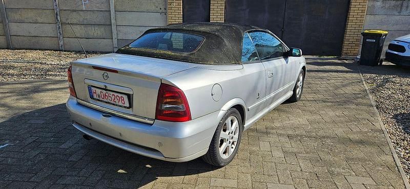 Gebraucht Opel Astra Cabriolet Edition 147 PS (108 kW) 2002 Grau Cabrio
