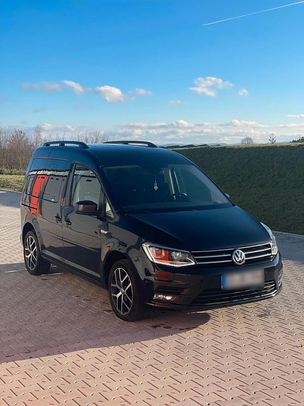 Schwarz Gebraucht 2015 VW Caddy Van / Kleinbus | 15.499 € (Teuer) - Bild 1/4