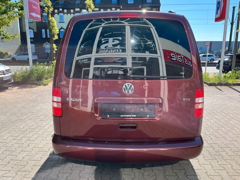 Gebraucht VW Caddy Trendline 102 PS (75 kW) 2012 Rot Van / Kleinbus
