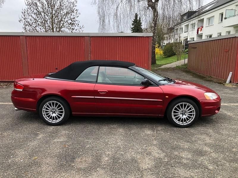 Gebraucht Chrysler Sebring Cabriolet 145 PS (106 kW) 2001 Rot Cabrio