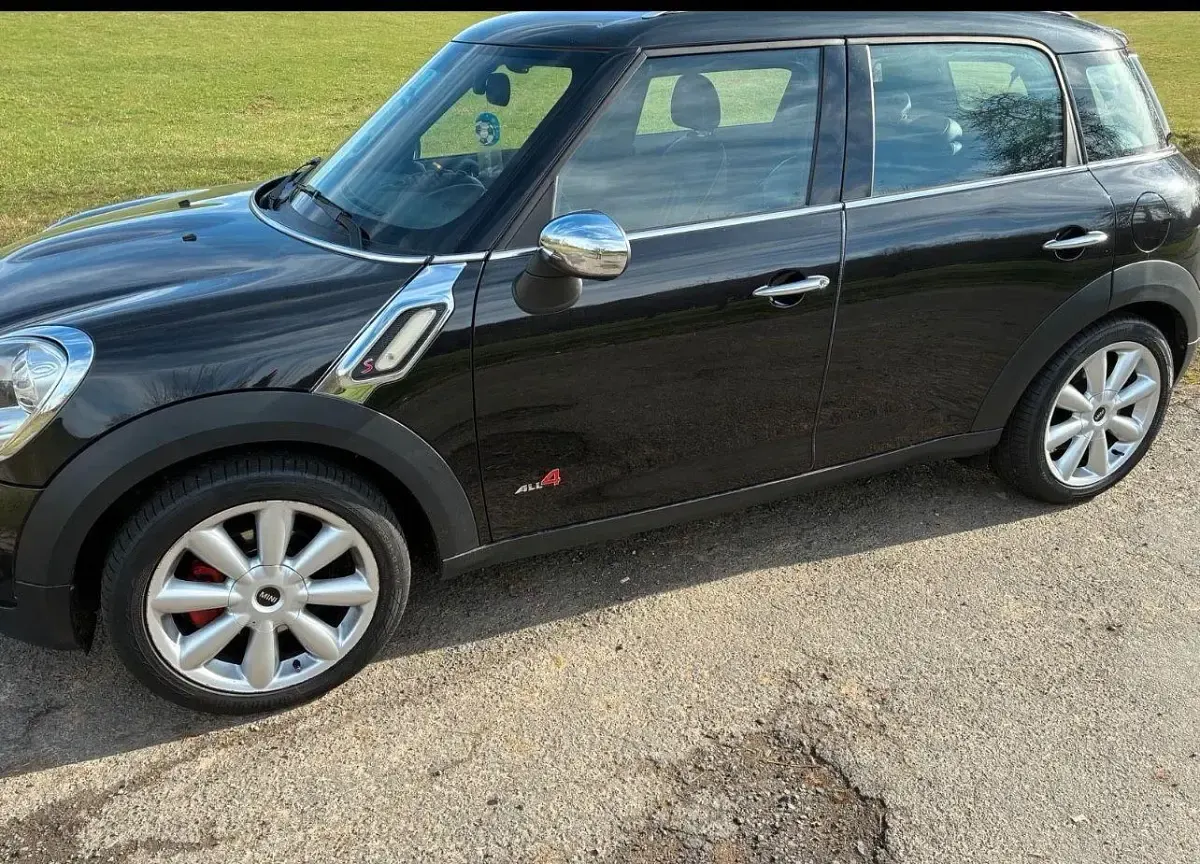 Gebraucht Mini Cooper SD 143 PS (105 kW) 2014 Schwarz Kleinwagen
