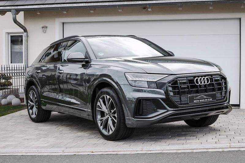 Gebraucht Audi Q8 S-Line 286 PS (210 kW) 2024 Grau SUV