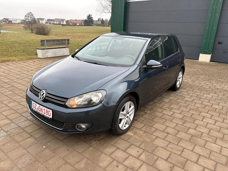 Gebraucht VW Golf VI Highline 105 PS (77 kW) 2011 Blau Kleinwagen
