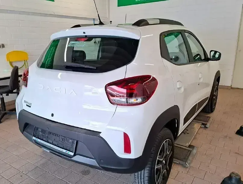 Occasion Dacia Spring Essentiel 33 kW (45 ch) 2023 Argent Citadine