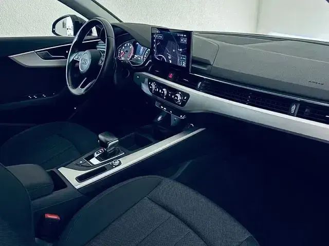 Gebraucht Audi A4 Sport 150 PS (110 kW) 2022 Schwarz Kombi