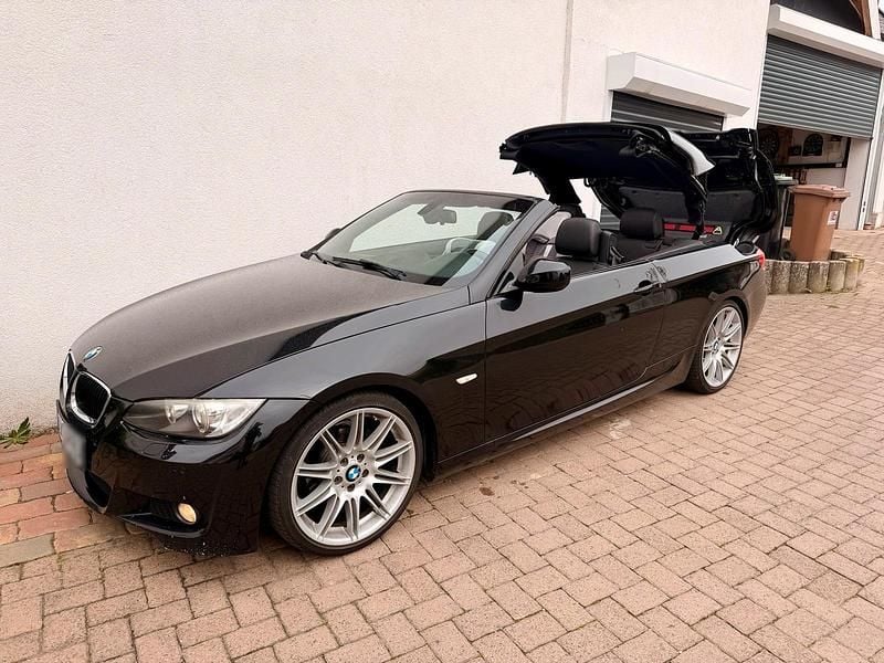 Gebraucht BMW 320 Cabriolet M Sport 170 PS (125 kW) 2010 Schwarz Cabrio