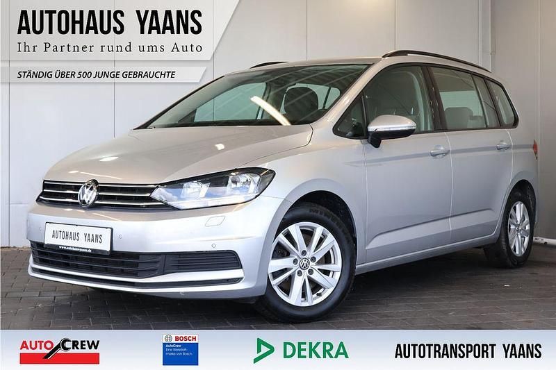Silber Gebraucht 2020 VW Touran Comfortline Van / Kleinbus | 18.899 € (Guter Preis) - Bild 1/4