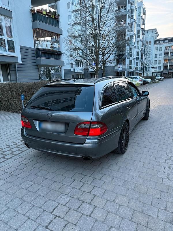 Second-hand Mercedes E320 224 CP (164 kW) 2009 Gri Break