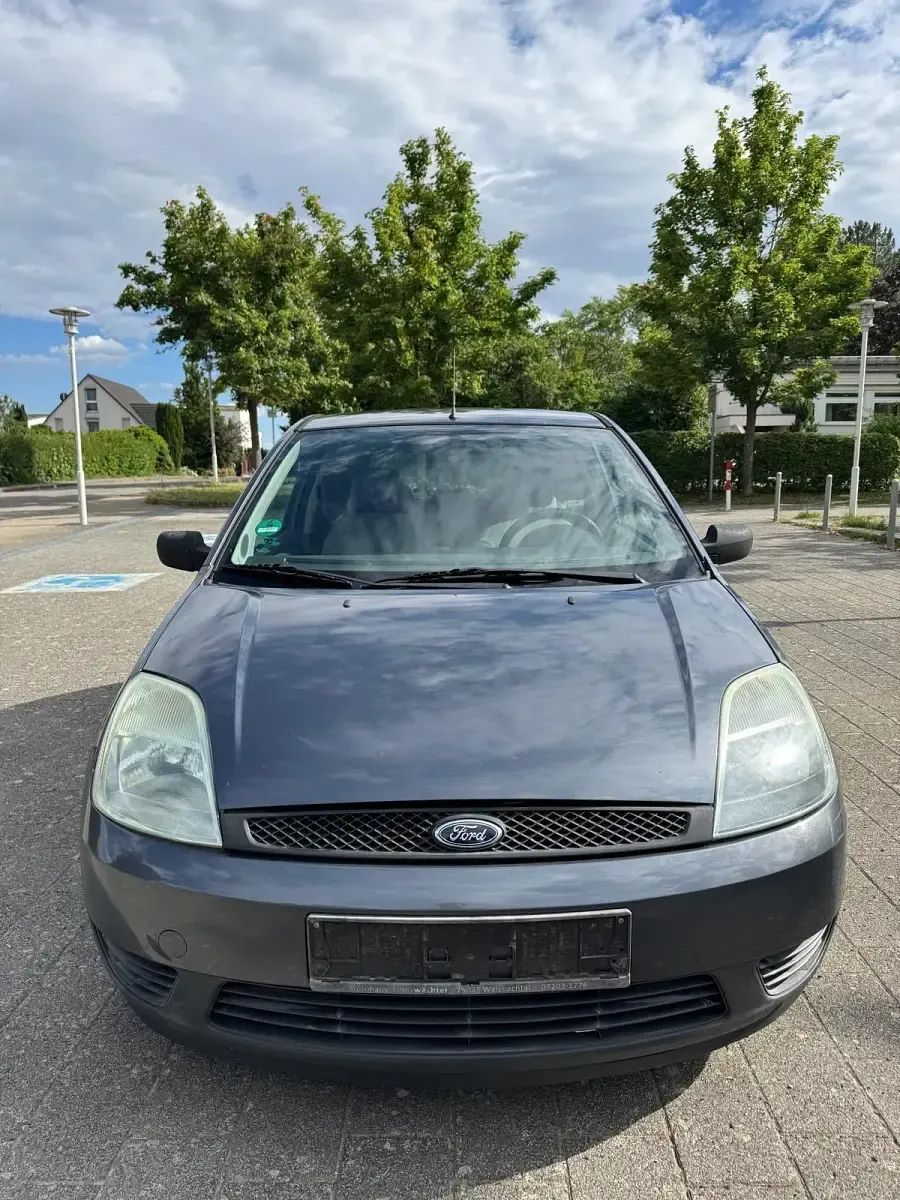 Gebraucht Ford Fiesta 80 PS (58 kW) 2003 Grau Kleinwagen