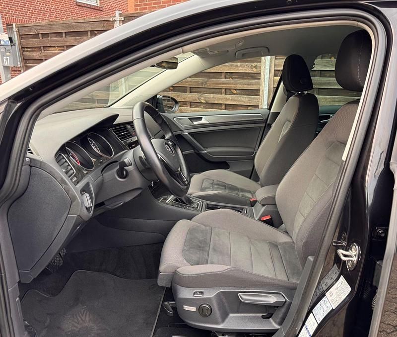 Gebraucht VW Golf VII Comfortline 150 PS (110 kW) 2020 Schwarz Limousine