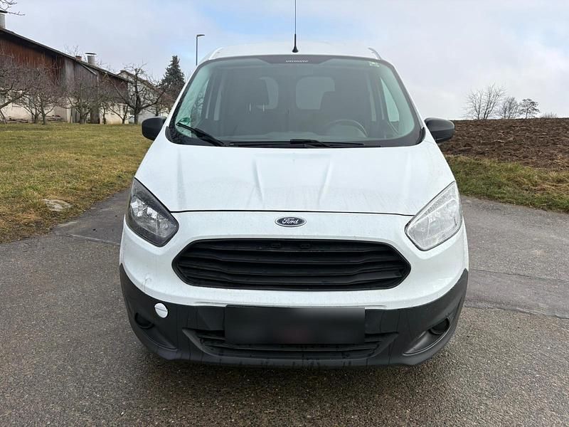 Gebraucht Ford Transit 100 PS (73 kW) 2018 Weiß Van / Kleinbus