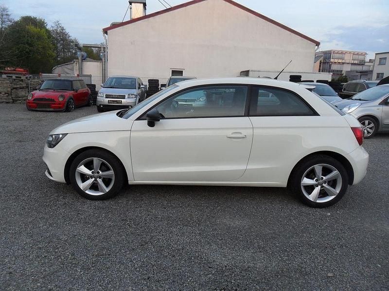 Gebraucht Audi A1 86 PS (63 kW) 2012 Weiß Kleinwagen