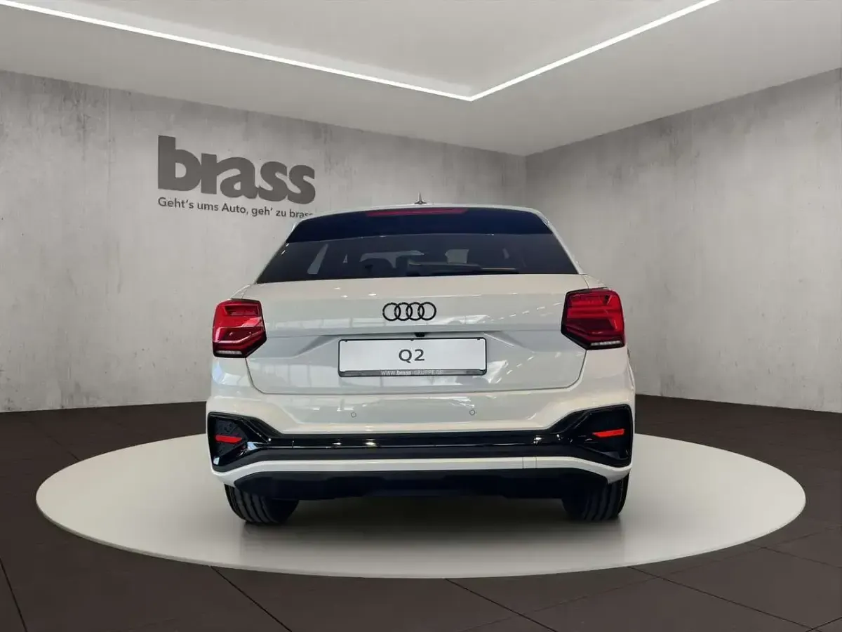 Neu Audi Q2 S-Line 150 PS (110 kW) 2026 Gletscherweiß metallic SUV