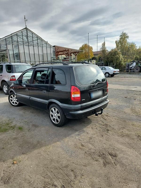 Gebraucht Opel Zafira 92 PS (67 kW) 2001 Schwarz Van / Kleinbus