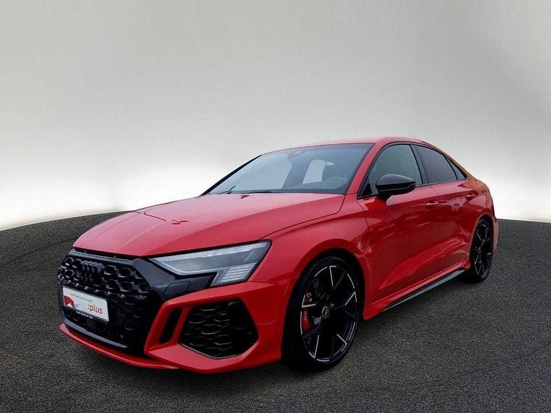 Gebraucht Audi RS3 Ambiente 400 PS (294 kW) 2023 Tangorot metallic Limousine