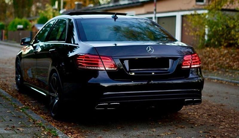 Gebraucht Mercedes E500 AMG 408 PS (300 kW) 2013 Schwarz Limousine