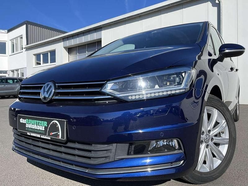 Atlantik blue Gebraucht 2019 VW Touran Highline Van / Kleinbus | 29.360 € (Fairer Preis) - Bild 1/4