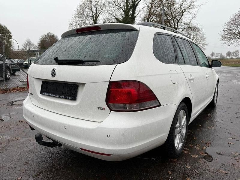 Gebraucht VW Golf VI Match 105 PS (77 kW) 2013 Weiß Kleinwagen