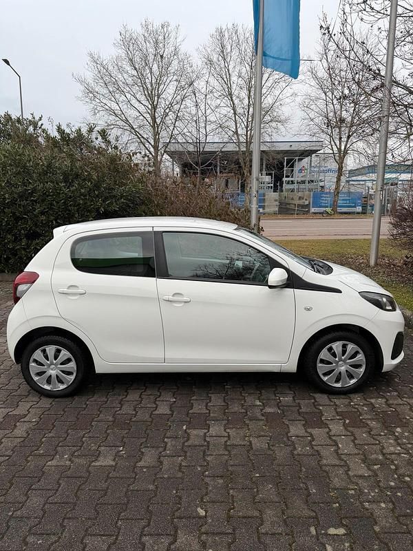 Gebraucht Peugeot 108 69 PS (50 kW) 2017 Weiß Kleinwagen
