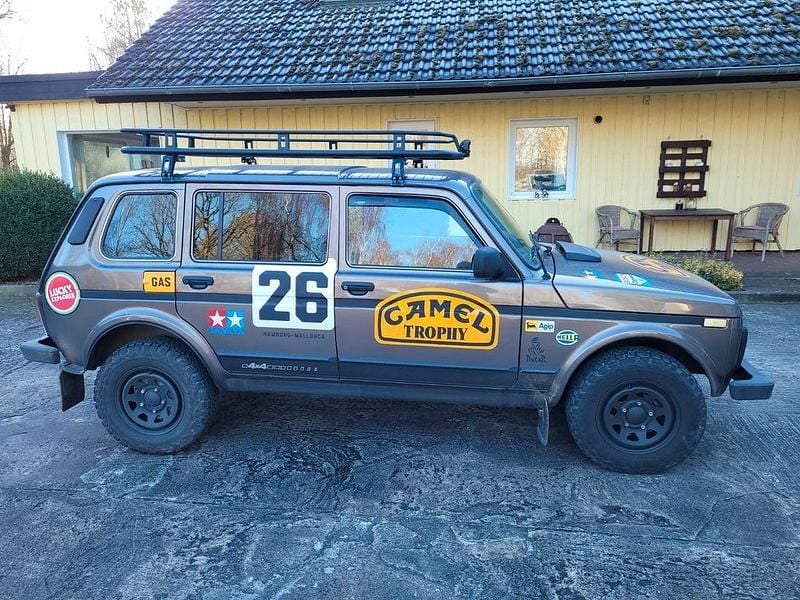 Gebraucht Lada niva 83 PS (61 kW) 2019 Braun SUV