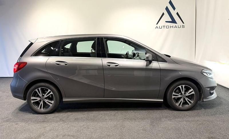 Gebraucht Mercedes B200 136 PS (100 kW) 2017 Grau Kleinwagen