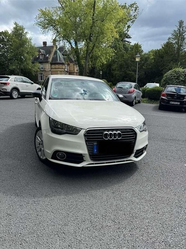 Weiß Gebraucht 2014 Audi A1 Sportback Attraction Kleinwagen | 8.700 € (Fairer Preis) - Bild 1/4