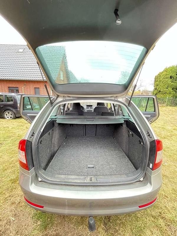 Gebraucht Skoda Octavia 140 PS (102 kW) 2012 Kombi