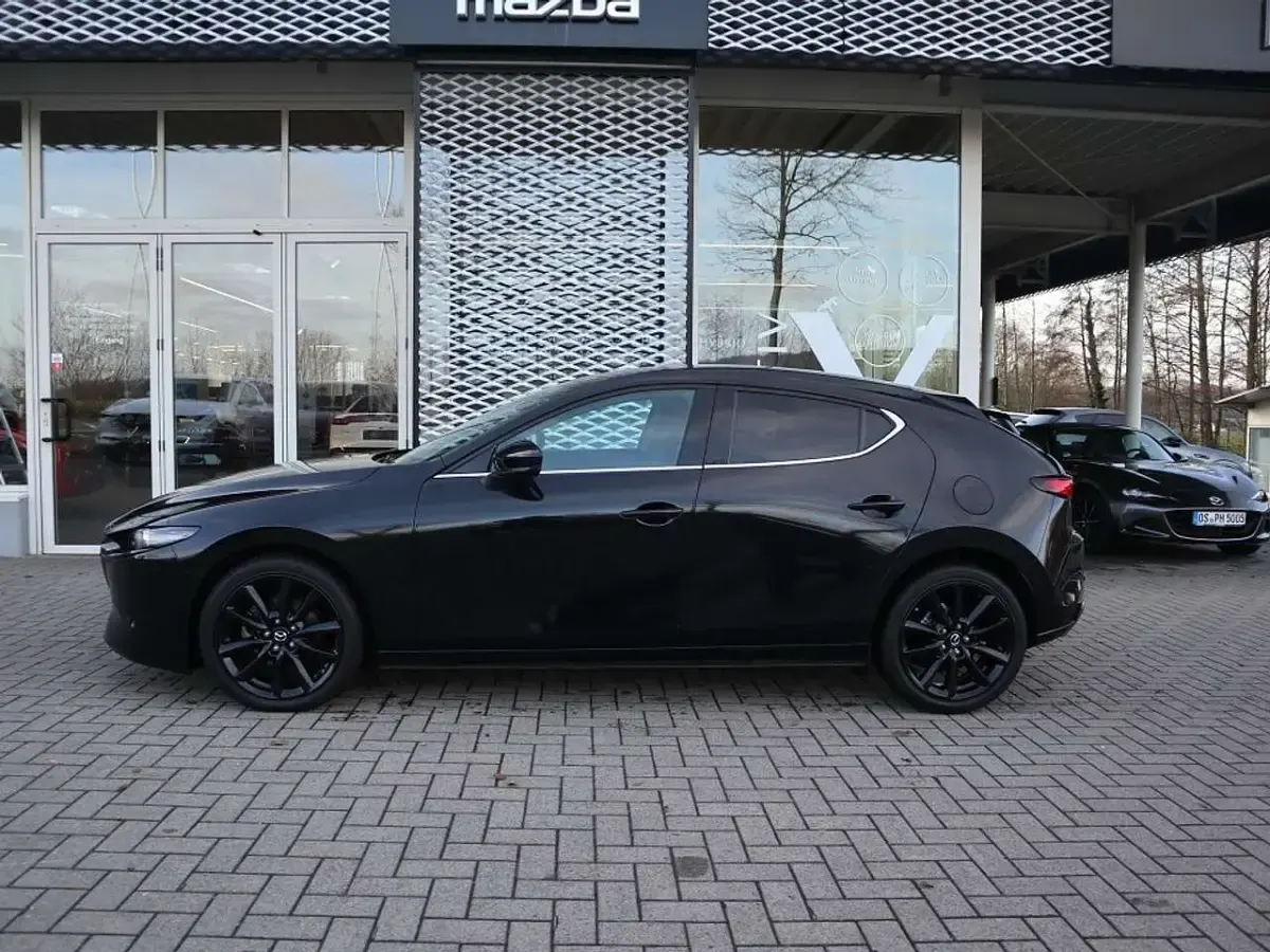 Gebraucht Mazda 3 Exclusive-Line 186 PS (136 kW) 2024 Jet black Limousine
